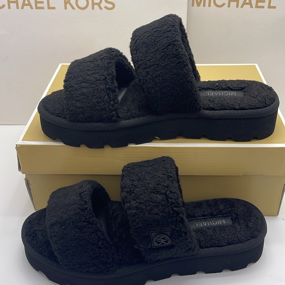 MICHAEL KORS Winnie Faux Curly Shearling Platform Slide Sandal
Black 
New - Picture 2 of 16